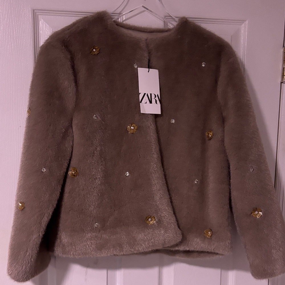 ZARA… Sz Medium… Taupe Brown Faux Fur Coat W Gold Accents Front & Back